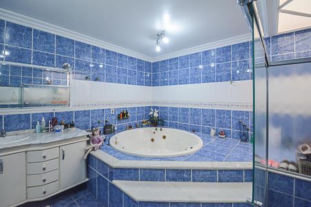 Casa de condomínio à venda com 700m², 5 quartos e 3 vagasBanheiro da  Suíte 1