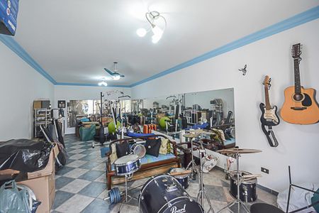 Casa de condomínio à venda com 700m², 5 quartos e 3 vagasAcademia