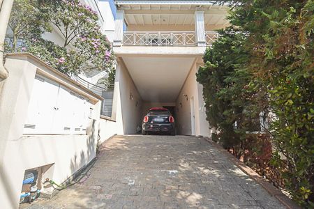 Casa de condomínio à venda com 700m², 5 quartos e 3 vagasGaragem