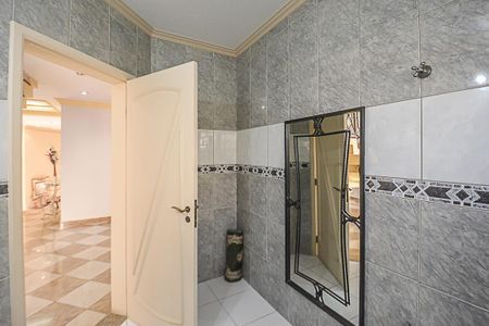 Casa de condomínio à venda com 700m², 5 quartos e 3 vagasLavabo