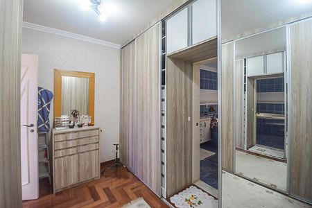 Casa de condomínio à venda com 700m², 5 quartos e 3 vagasCloset da  Suíte 1