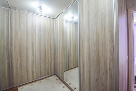 Casa de condomínio à venda com 700m², 5 quartos e 3 vagasCloset da  Suíte 1