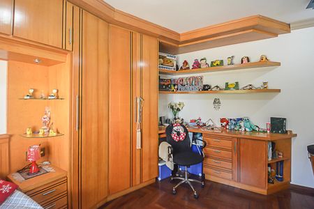 Casa de condomínio à venda com 700m², 5 quartos e 3 vagasSuíte 4