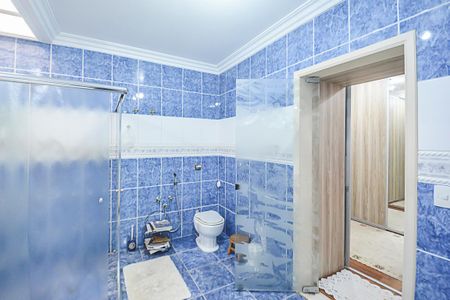 Casa de condomínio à venda com 700m², 5 quartos e 3 vagasBanheiro da  Suíte 1