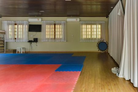 Casa de condomínio à venda com 700m², 5 quartos e 3 vagasGinastica