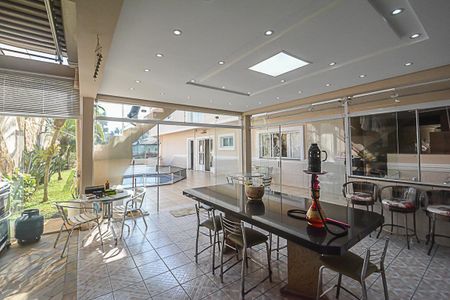 Casa de condomínio à venda com 700m², 5 quartos e 3 vagasChurrasqueira