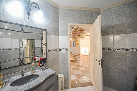 Casa de condomínio à venda com 700m², 5 quartos e 3 vagasLavabo