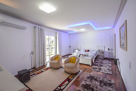 Casa de condomínio à venda com 700m², 5 quartos e 3 vagasSuíte 1