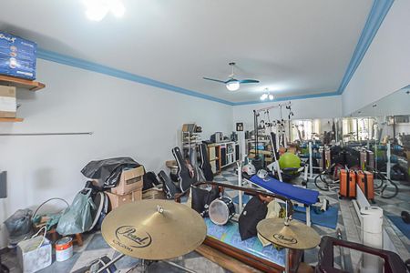 Casa de condomínio à venda com 700m², 5 quartos e 3 vagasAcademia