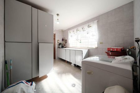 Casa à venda com 390m², 3 quartos e 8 vagasÁrea de Serviço