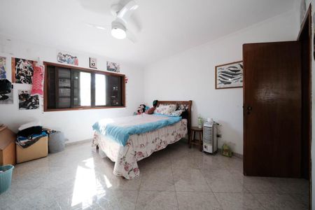 Casa à venda com 390m², 3 quartos e 8 vagasQuarto 2