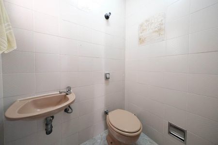 Casa à venda com 390m², 3 quartos e 8 vagasLavabo