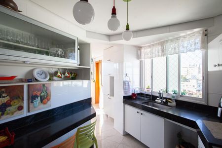 Apartamento à venda com 121m², 4 quartos e 3 vagasCozinha