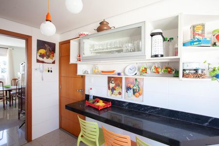 Apartamento à venda com 121m², 4 quartos e 3 vagasCozinha