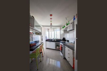 Apartamento à venda com 121m², 4 quartos e 3 vagasCozinha