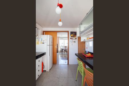 Apartamento à venda com 121m², 4 quartos e 3 vagasCozinha