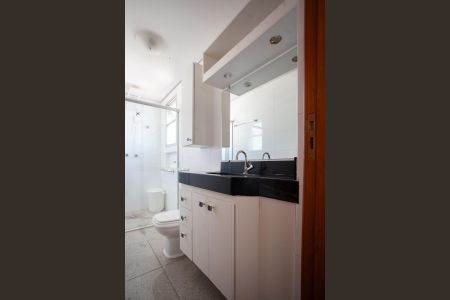 Apartamento à venda com 121m², 4 quartos e 3 vagasBanheiro da Suíte