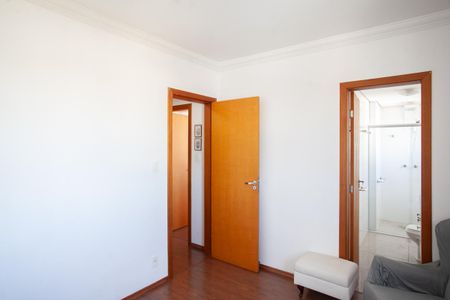 Apartamento à venda com 121m², 4 quartos e 3 vagasSuíte