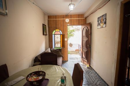 Casa à venda com 250m², 6 quartos e sem vagaSala