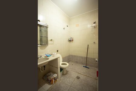 Casa à venda com 250m², 6 quartos e sem vagaBanheiro social da casa 2