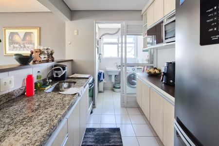 Apartamento à venda com 80m², 2 quartos e 1 vaga Apartamento à venda com 80m², 2 quartos e 1 vagaCozinha - Armários