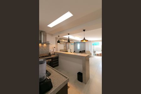 Apartamento à venda com 164m², 3 quartos e 3 vagas Apartamento à venda com 164m², 3 quartos e 3 vagasCozinha