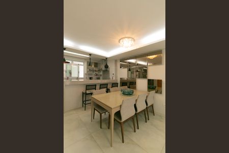 Apartamento à venda com 164m², 3 quartos e 3 vagas Apartamento à venda com 164m², 3 quartos e 3 vagasSala de Jantar