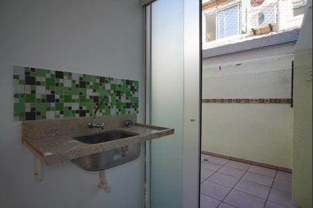 Casa de condomínio à venda com 72m², 3 quartos e 1 vagaCozinha e Área de Serviço