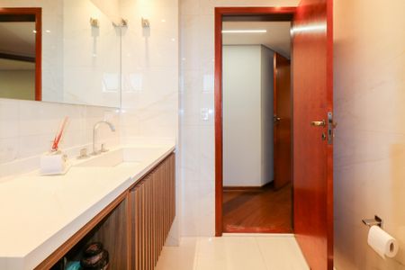 Apartamento à venda com 107m², 3 quartos e 2 vagasBanheiro Social