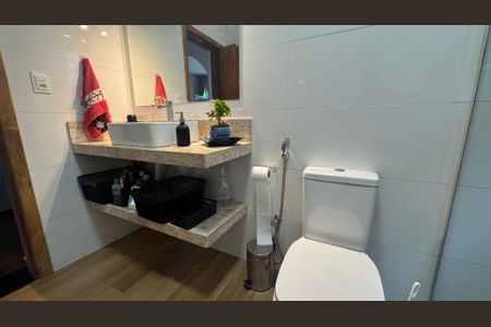 Casa à venda com 230m², 4 quartos e 4 vagasBanheiro da Suíte