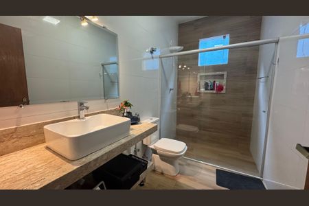 Casa à venda com 230m², 4 quartos e 4 vagasBanheiro da Suíte