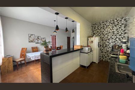 Casa à venda com 230m², 4 quartos e 4 vagasCozinha