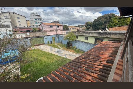 Casa à venda com 230m², 4 quartos e 4 vagasVista