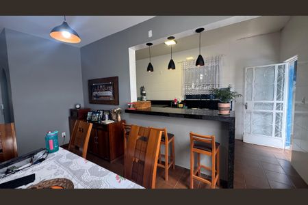 Casa à venda com 230m², 4 quartos e 4 vagasSala