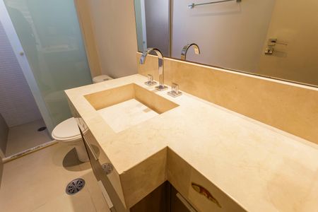 Apartamento à venda com 188m², 3 quartos e 2 vagasBanheiro Social