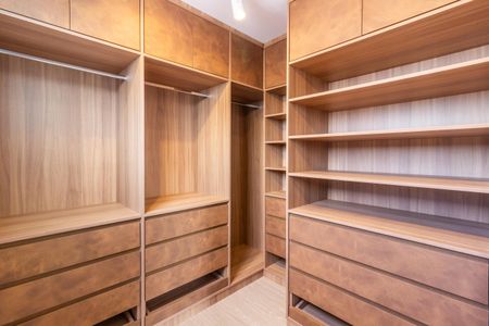 Apartamento à venda com 296m², 4 quartos e 2 vagasCloset da Suíte 2
