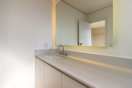 Apartamento à venda com 296m², 4 quartos e 2 vagasBanheiro da Suíte 1