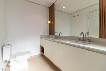 Apartamento à venda com 296m², 4 quartos e 2 vagasBanheiro da Suíte 2