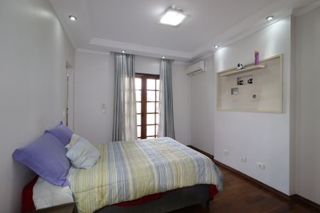 Casa à venda com 190m², 3 quartos e 4 vagasSuíte 3