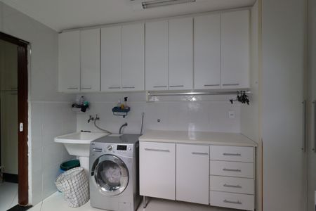 Casa à venda com 190m², 3 quartos e 4 vagasÁrea de Serviço