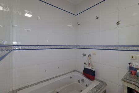 Casa à venda com 190m², 3 quartos e 4 vagasBanheiro da Suíte 3