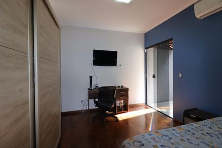 Casa à venda com 190m², 3 quartos e 4 vagasSuíte 1