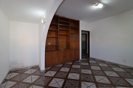 Casa para alugar com 90m², 1 quarto e 2 vagasSala