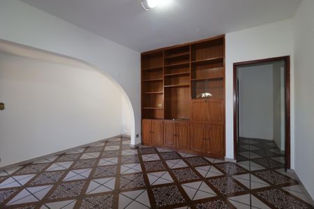 Casa para alugar com 90m², 1 quarto e 2 vagasSala