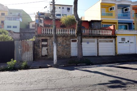 Casa para alugar com 90m², 1 quarto e 2 vagasFachada