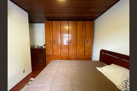 Casa à venda com 165m², 3 quartos e 2 vagasSuíte