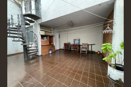 Casa à venda com 165m², 3 quartos e 2 vagasQuintal