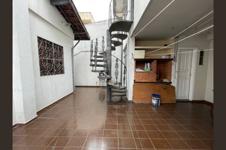 Casa à venda com 165m², 3 quartos e 2 vagasQuintal