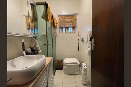 Casa à venda com 165m², 3 quartos e 2 vagasBanheiro