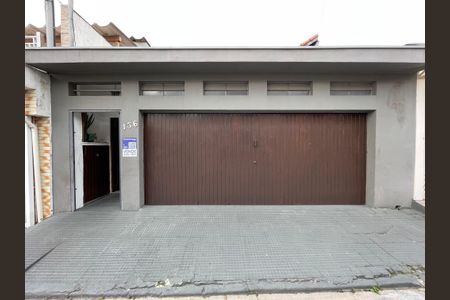 Casa à venda com 165m², 3 quartos e 2 vagasFachada